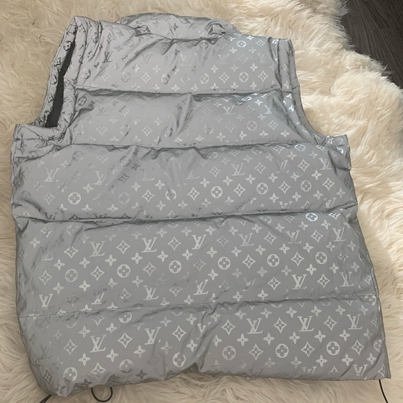 Custom reflective LV Puffer Vest - Picture 3 of 4